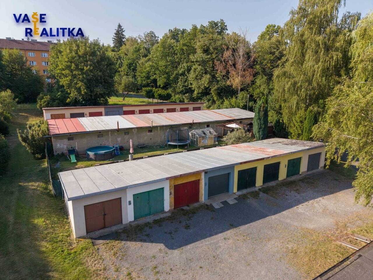 7_GARÁŽ_CEMENTÁŘSKÉ SÍDLIŠTĚ_HRANICE_MICHAL MISKO_VAS REALITAK